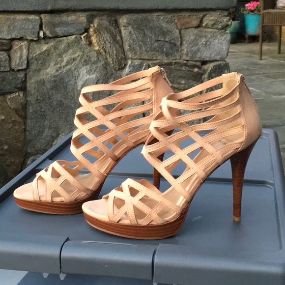 Stuart Weitzman Array Beige Sandal Heel - Picture 4 of 11